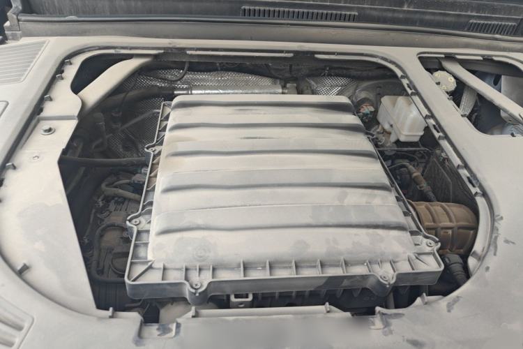 Used JETOUR Traveler 2024 2.0T All-Wheel-Drive Silver Dragon Wings Engine Bay