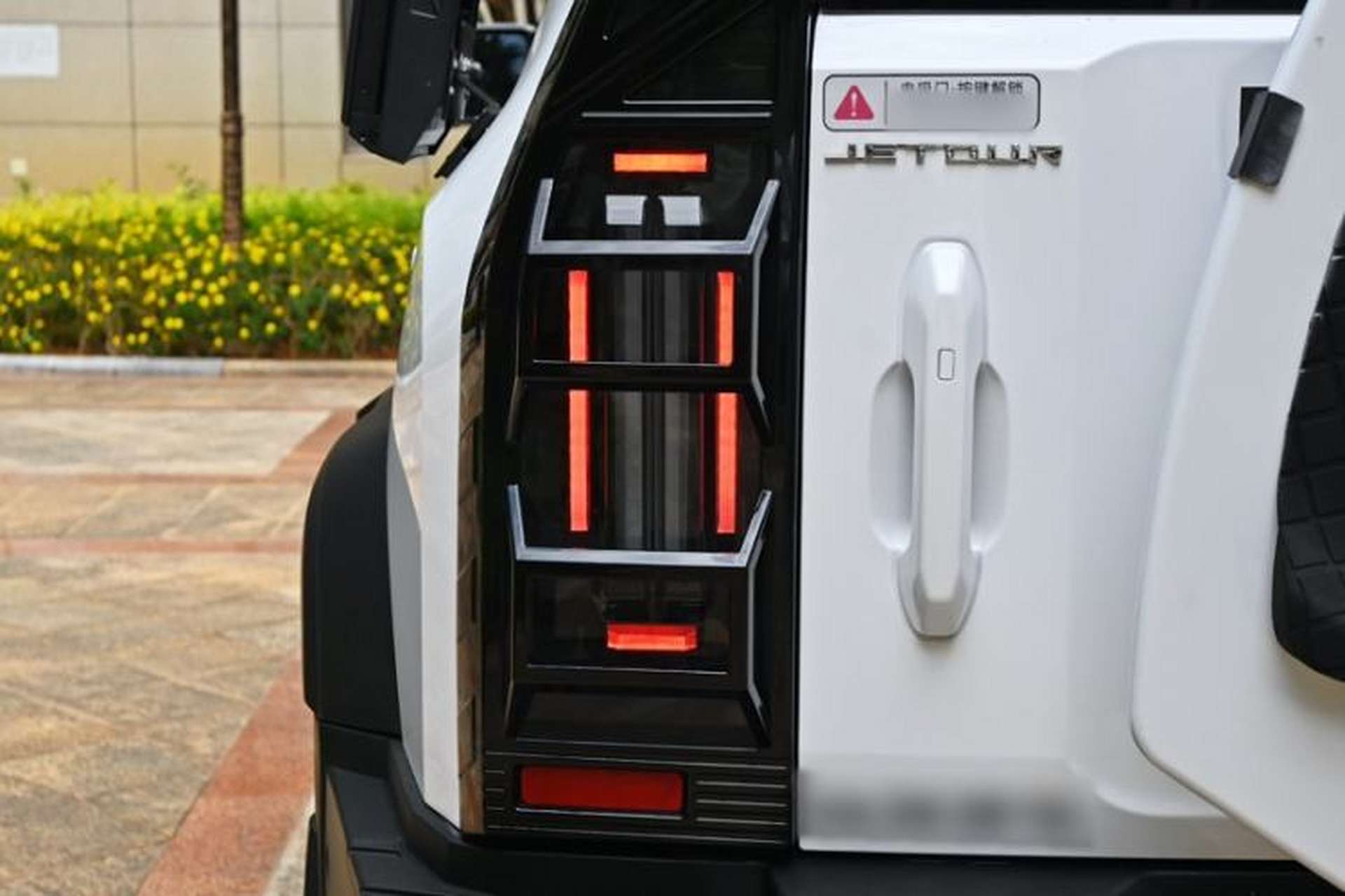 Used JETOUR Traveler 2024 2.0T All-Wheel-Drive Silver Dragon Wings Exterior 4