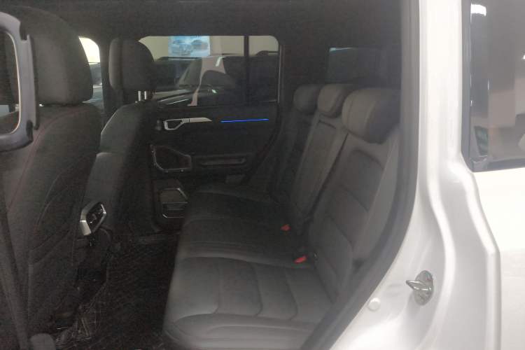 Used JETOUR Traveler 2024 2.0T All-Wheel-Drive Silver Dragon Wings Interior 1