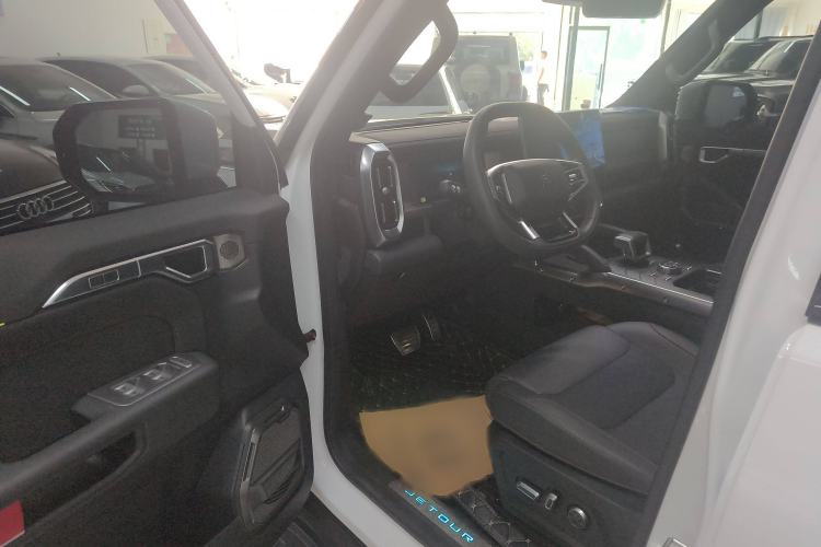 Used JETOUR Traveler 2024 2.0T All-Wheel-Drive Silver Dragon Wings Interior 2