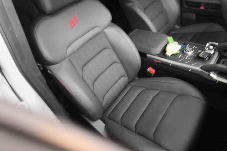Used JETOUR Traveler 2024 2.0T All-Wheel-Drive Silver Dragon Wings Right Front Seat