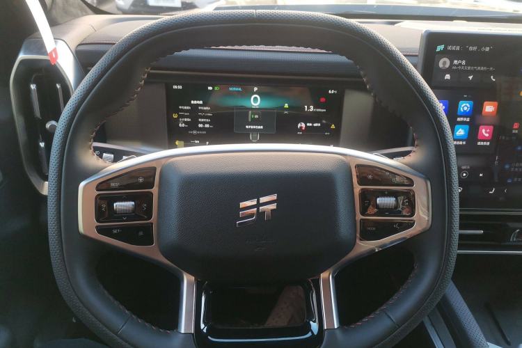 Used JETOUR Traveler 2024 2.0T All-Wheel-Drive Silver Dragon Wings Steering Wheel