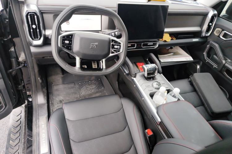 Used JETOUR Traveler 2025 2.0TD DCT Four-Wheel Drive Star Guardian Center Console
