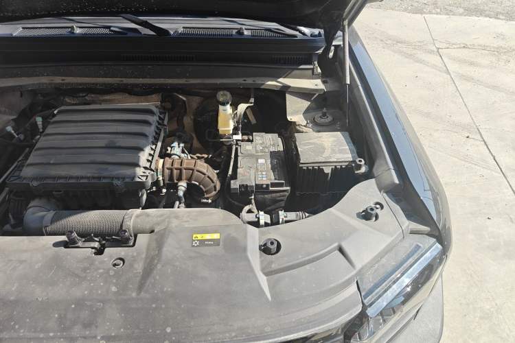 Used JETOUR Traveler 2025 2.0TD DCT XWD Discovery Engine Bay Left