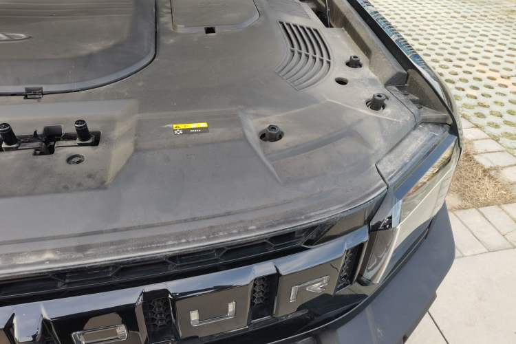 Used JETOUR Traveler 2025 2.0T Automatic All-Wheel Drive 200 000 Yuan Commemorative Edition Engine Bay Left