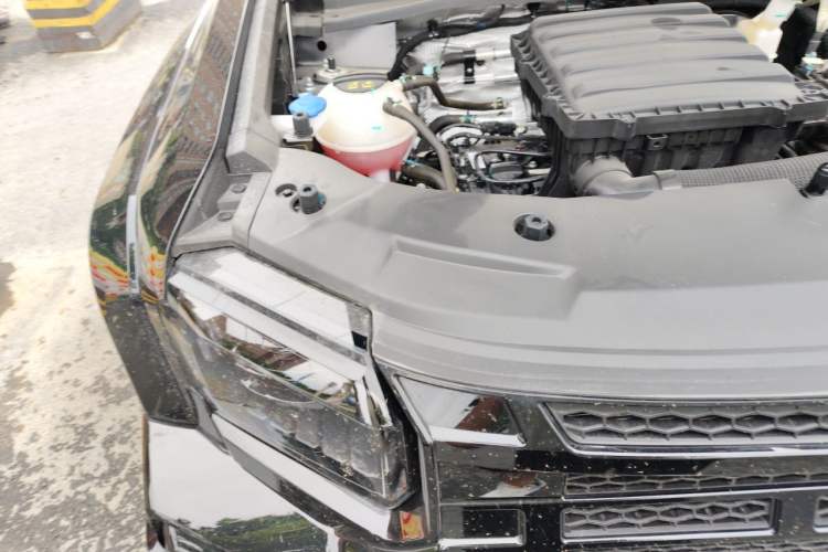 Used JETOUR Traveler 2025 2.0TD DCT Four-Wheel Drive Star Guardian Engine Bay Right
