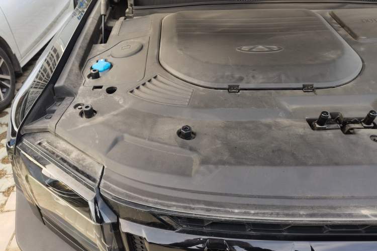 Used JETOUR Traveler 2025 2.0T Automatic All-Wheel Drive 200 000 Yuan Commemorative Edition Engine Bay Right