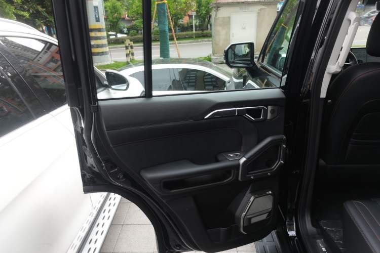 Used JETOUR Traveler 2025 2.0TD XWD Conquer Extended Version 7 Seats Interior 8