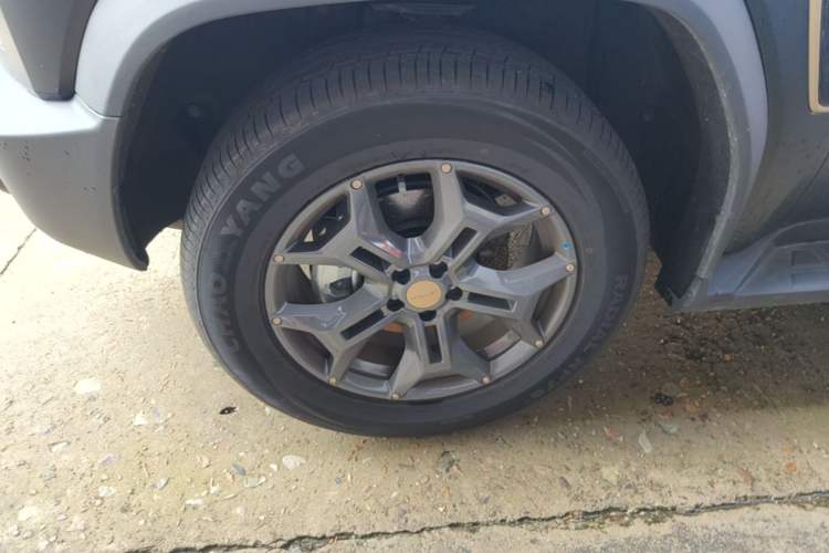 Used JETOUR Traveler 2025 2.0TD DCT XWD Cross-country Left Front Wheel Hub