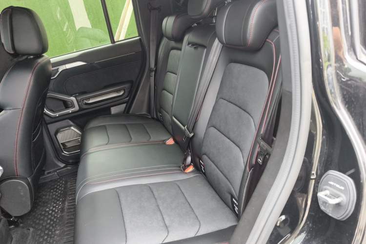 Used JETOUR Traveler 2025 2.0TD DCT XWD Cross+ Left Rear Seat