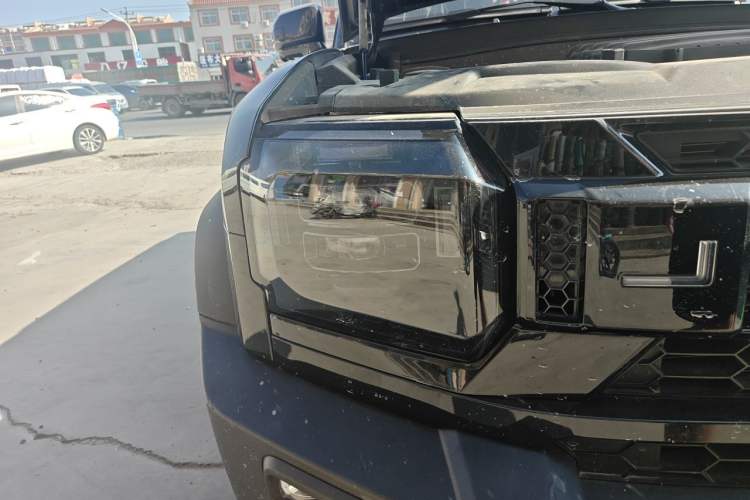 Used JETOUR Traveler 2025 2.0TD DCT XWD Discovery Right Front Headlight