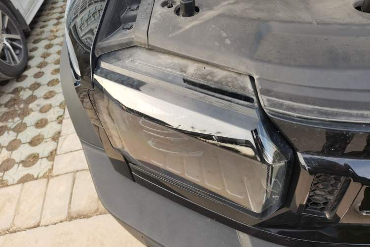 Used JETOUR Traveler 2025 2.0T Automatic All-Wheel Drive 200 000 Yuan Commemorative Edition Right Front Headlight