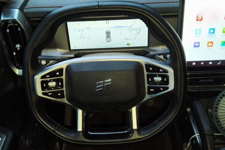 Used JETOUR Traveler 2025 2.0TD XWD Conquer Extended Version 7 Seats Steering Wheel