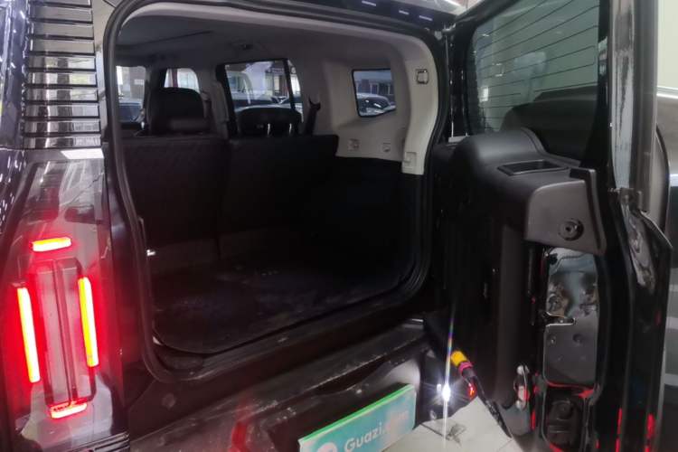 Used JETOUR Traveler 2025 1.5TD DCT Two-Wheel Drive Exploration+ Trunk