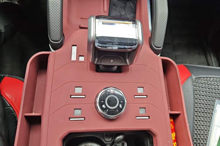 Used JETOUR Traveler 2025 1.5TD DCT Two-Wheel Drive Exploration+ Gear Lever