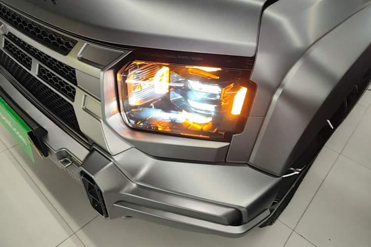 Used JETOUR Traveler 2025 2.0TD DCT Four-Wheel Drive Star Guardian Left Front Headlight