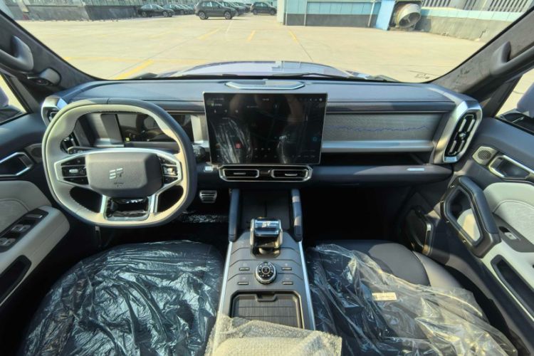 Used JETOUR Traveler 2025 2.0T DCT Star & Moon Goddess Interior 1