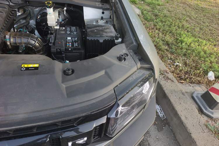 Used JETOUR Traveler 2025 2.0TD DCT XWD Cross-country Engine Bay Left