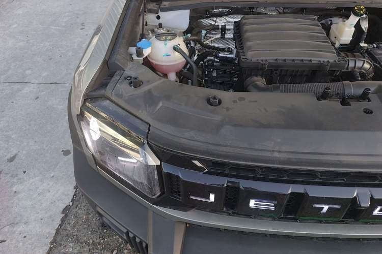 Used JETOUR Traveler 2025 2.0TD DCT XWD Cross-country Engine Bay Right