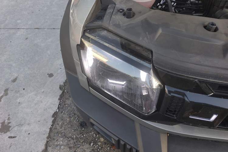 Used JETOUR Traveler 2025 2.0TD DCT XWD Cross-country Right Front Headlight