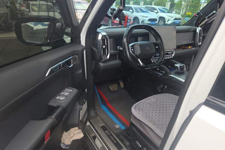 Used JETOUR Traveler 2025 2.0T Automatic All-Wheel Drive 200 000 Yuan Commemorative Edition Driver Seat