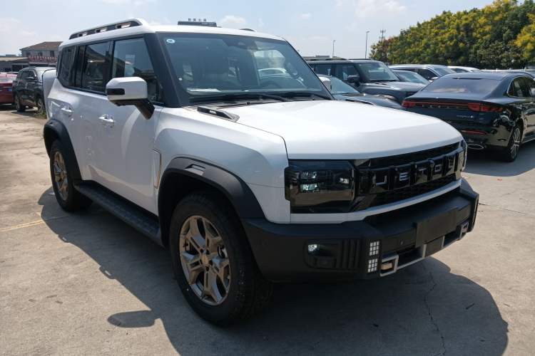 Used JETOUR Traveler 2025 2.0TD Automatic XWD Conquest+ Front Right 45 Deg