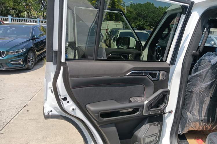 Used JETOUR Traveler 2025 2.0TD Automatic XWD Conquest+ Left Rear Door Interior