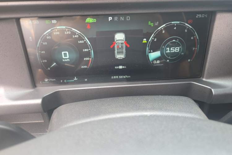 Used JETOUR Traveler 2025 2.0T Automatic All-Wheel Drive 200 000 Yuan Commemorative Edition Odometer Close Up