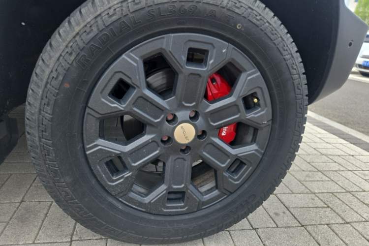 Used JETOUR Traveler 2025 2.0T Automatic All-Wheel Drive 200 000 Yuan Commemorative Edition Right Front Wheel Hub