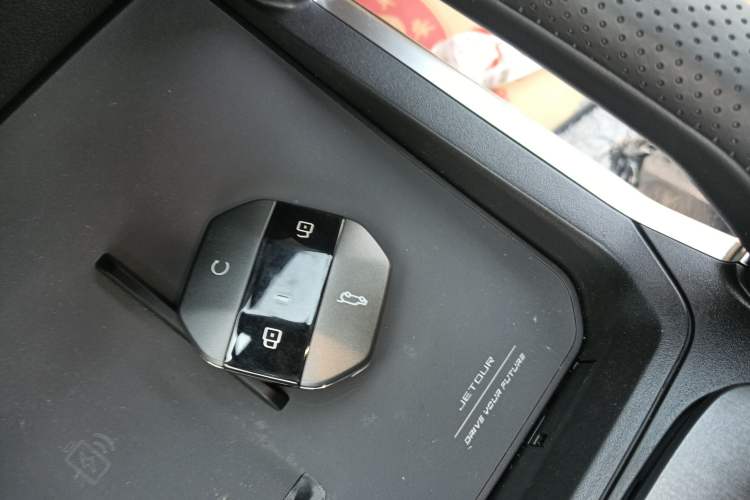 Used JETOUR Traveler 2025 2.0TD Automatic XWD Conquest+ Vehicle Key