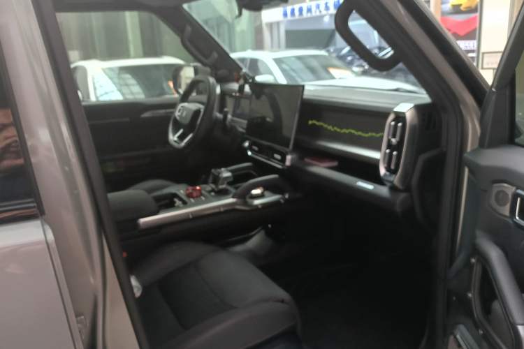 Used JETOUR Traveler C-DM 2024 C-DM 208KM Mountain & Wilderness Edition Interior 12