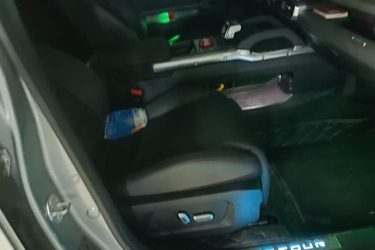 Used JETOUR Traveler C-DM 2024 C-DM 208KM Mountain & Wilderness Edition Right Front Seat
