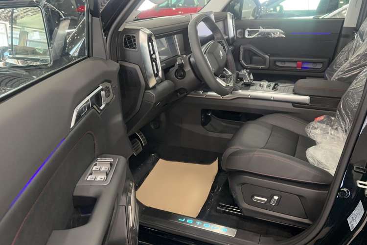 Used JETOUR Traveler C-DM 2024 C-DM 129KM Linye Edition Interior 2