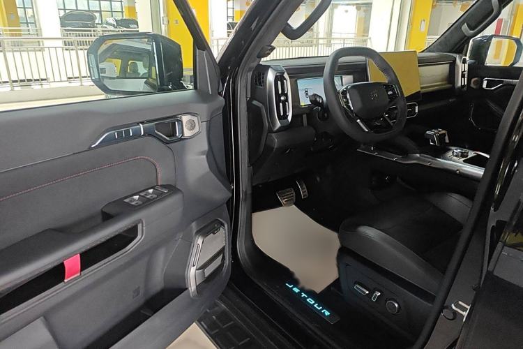 Used JETOUR Traveler C-DM 2024 C-DM 208KM Mountain & Wilderness Edition Interior 3