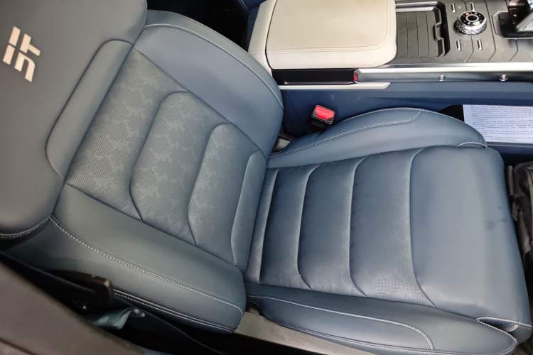 Used JETOUR Traveler C-DM 2024 C-DM 208KM Mountain & Wilderness Edition Right Front Seat