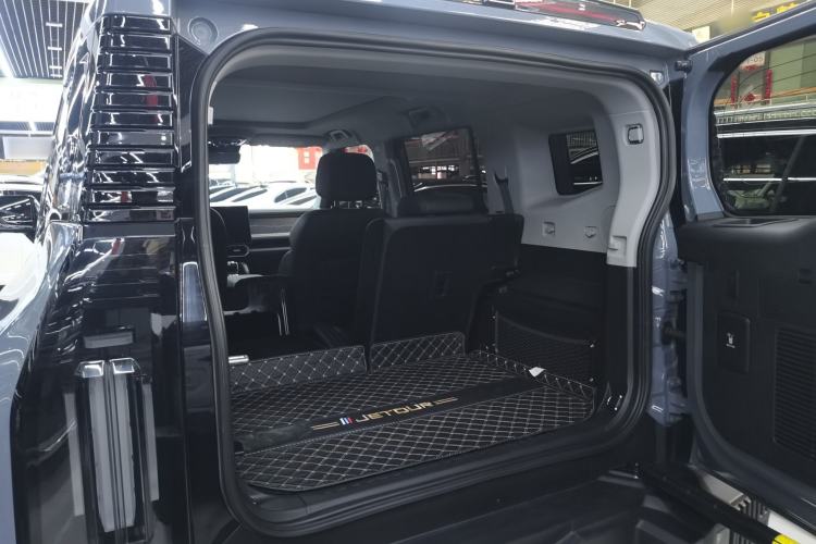 Used JETOUR Traveler C-DM 2024 C-DM 129KM Linye Edition Trunk