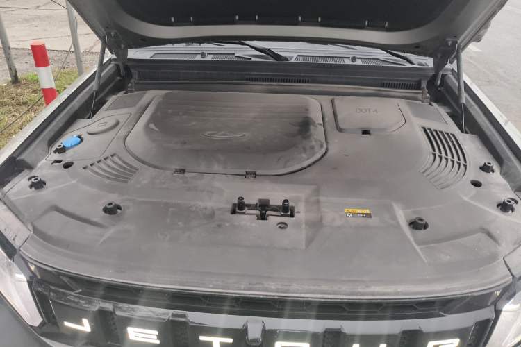 Used JETOUR Traveler C-DM 2024 C-DM 208KM Mountain & Wilderness Edition Engine Bay