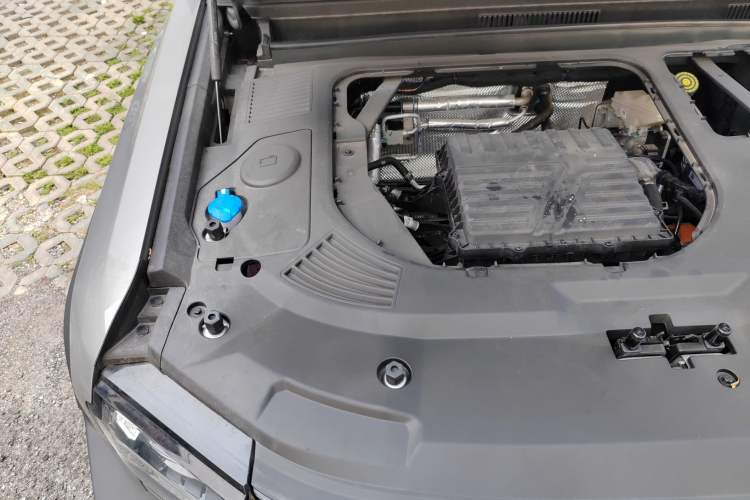 Used JETOUR Traveler C-DM 2024 C-DM 208KM Mountain & Wilderness Edition Engine Bay Right