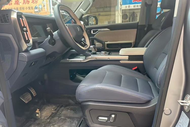 Used JETOUR Traveler C-DM 2024 C-DM 129KM Linye Edition Interior 4