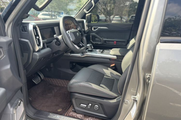 Used JETOUR Traveler C-DM 2024 C-DM 208KM Mountain & Wilderness Edition Interior 2