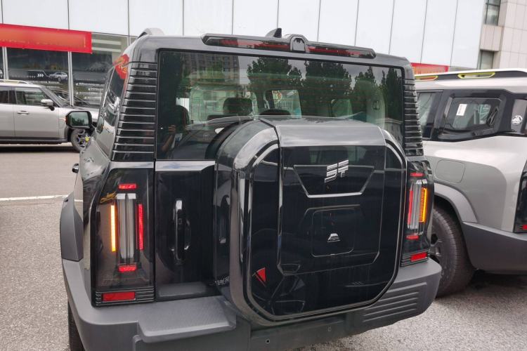 Used JETOUR Traveler C-DM 2025 206km XWD Extended-Length 7-Seater Exterior 4