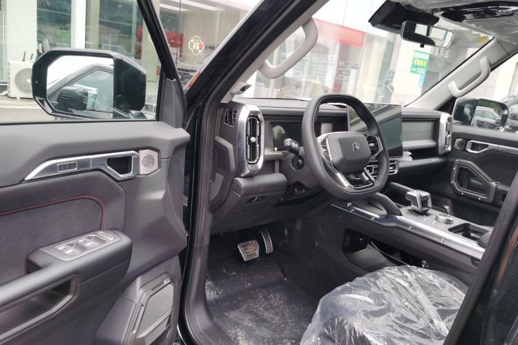 Used JETOUR Traveler C-DM 2025 206km XWD Extended-Length 7-Seater Interior 3