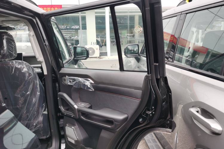 Used JETOUR Traveler C-DM 2025 206km XWD Extended-Length 7-Seater Interior 6
