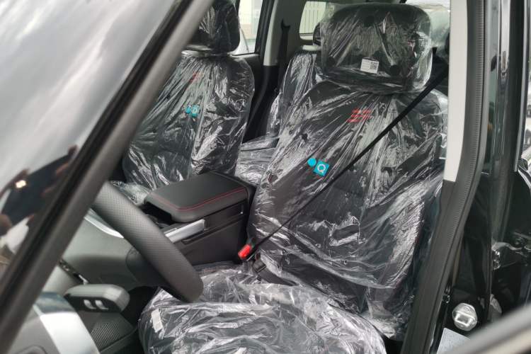 Used JETOUR Traveler C-DM 2025 206km XWD Extended-Length 7-Seater Left Front Seat