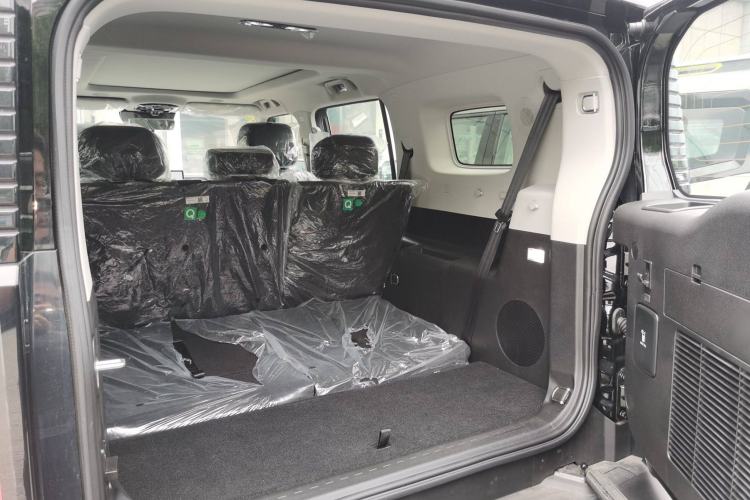 Used JETOUR Traveler C-DM 2025 206km XWD Extended-Length 7-Seater Trunk