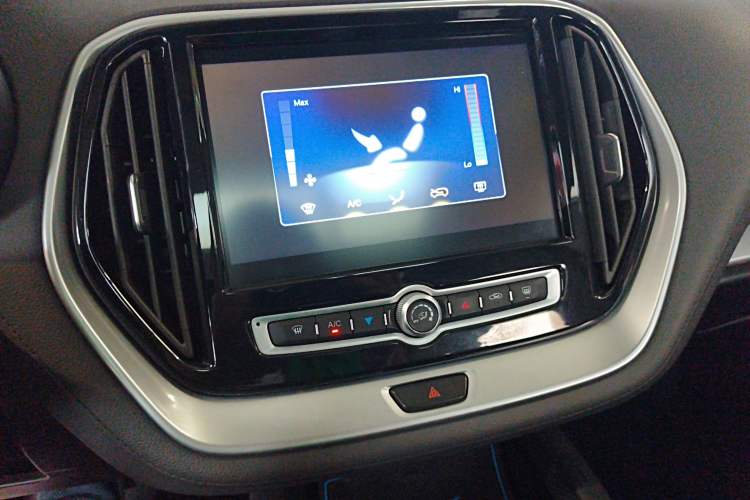 Used JETOUR X70 2018 1.5T Automatic YueXing Edition Audio And AC Panel