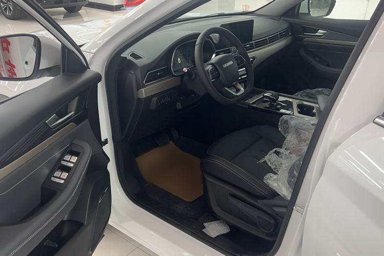 Used JETOUR X70 2025 1.5T DCT Classic Edition 5 Seats Interior 2
