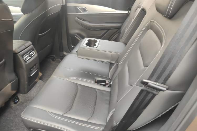 Used JETOUR X70 2020 1.5T DCT Yuexing Edition 6 Seats Left Rear Seat