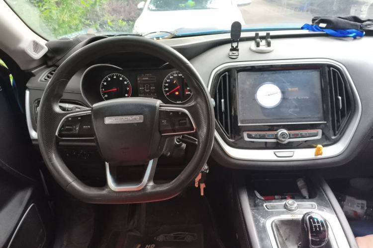 Used JETOUR X70 2018 1.5T Manual Comfort Edition Center Console