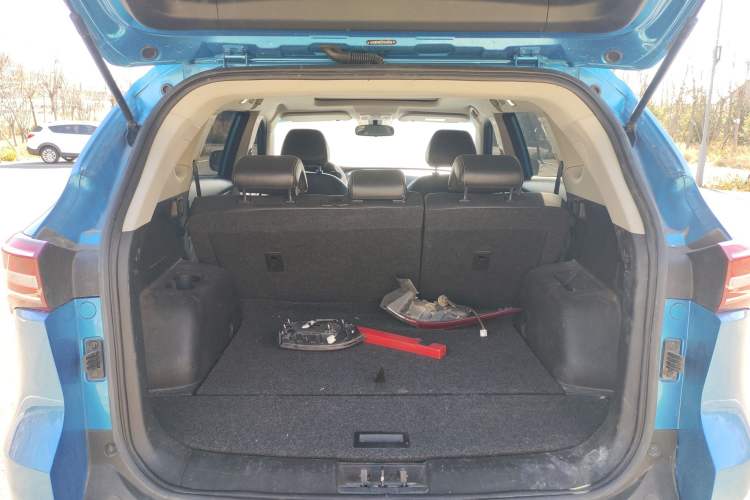 Used JETOUR X70 2018 1.5T Manual Enjoyment Edition Trunk